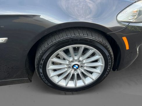 Used 2011 BMW 535i xDrive Sedan AWD/4WD image 25