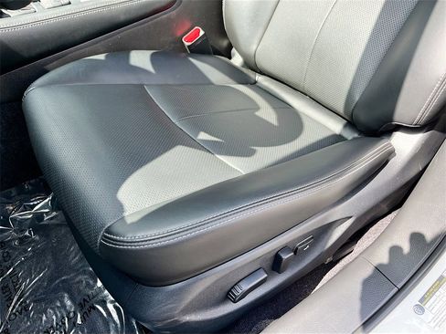 Used 2024 INFINITI Q50 Sensory image 20