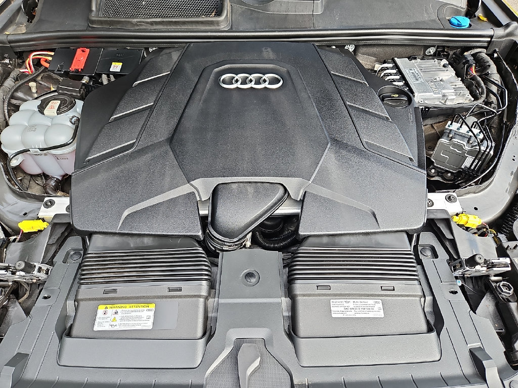 Used 2023 Audi Q7 3.0T Premium AWD/4WD image 33