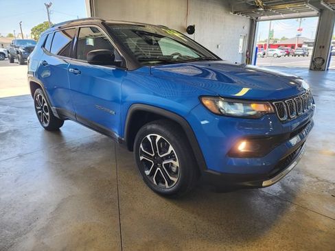 Used 2023 Jeep Compass Limited AWD/4WD image 6