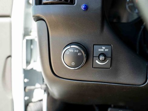 Used 2021 Chevrolet Express 2500 w/ Driver Convenience Package RWD image 13