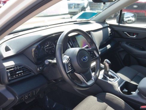 Used 2025 Subaru Outback Premium AWD/4WD image 15