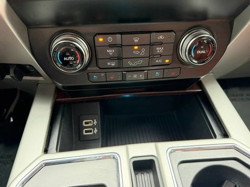 Used 2019 Ford F150 King Ranch w/ Equipment Group 601A Luxury AWD/4WD image 27