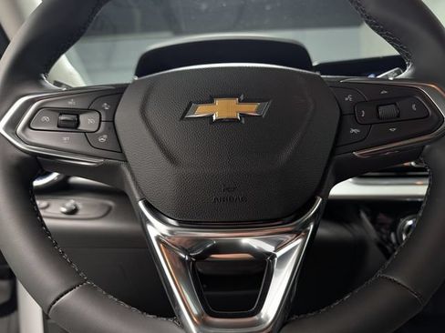 New 2026 Chevrolet Trax LT w/ LT Convenience Package FWD image 17
