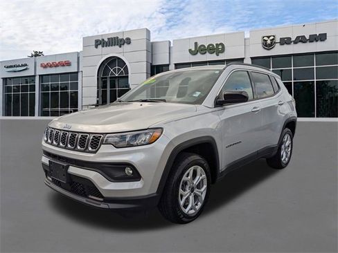 Certified 2025 Jeep Compass Latitude image 7