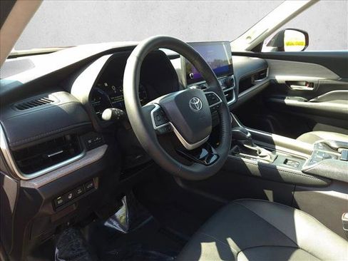 Used 2025 Toyota Grand Highlander AWD Hybrid image 10