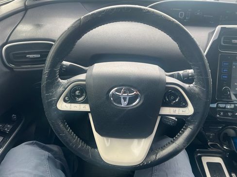 Used 2016 Toyota Prius Three w/ Advanced Technology Package FWD image 11