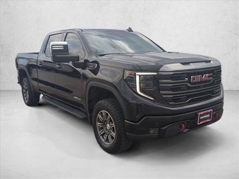 Used 2024 GMC Sierra 1500 AT4 w/ Technology Package AWD/4WD image 5