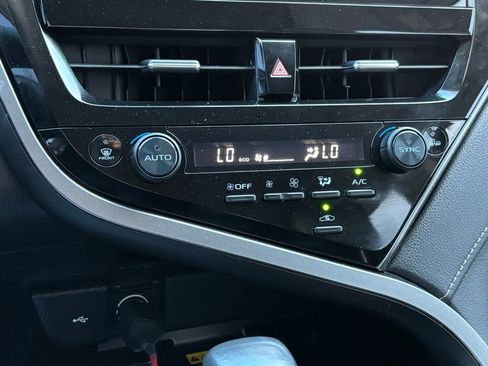 Used 2023 Toyota Camry XSE w/ Navigation Package image 10