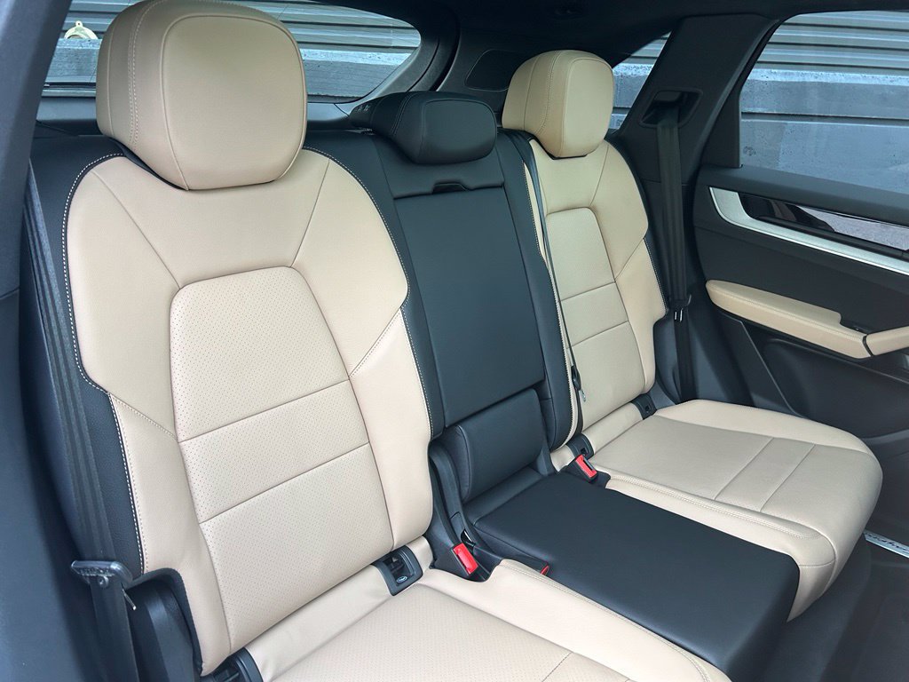 Certified 2026 Porsche Cayenne AWD/4WD image 24