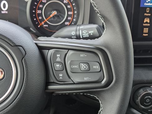 New 2025 Jeep Gladiator Sport image 38