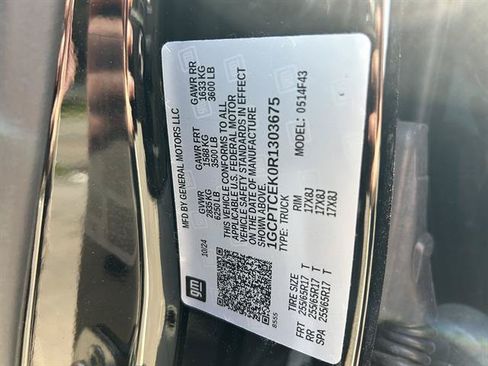 Used 2024 Chevrolet Colorado LT w/ LT Convenience Package II AWD/4WD image 16