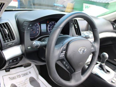 Used 2014 INFINITI Q60 Convertible w/ Premium Package RWD image 28