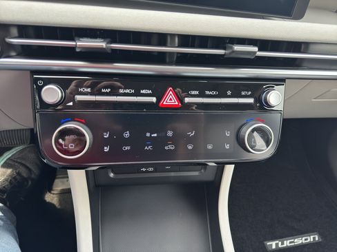 New 2025 Hyundai Tucson Limited AWD/4WD image 11