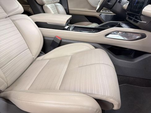 Used 2024 Lincoln Nautilus Reserve w/ Equipment Group 203A image 26