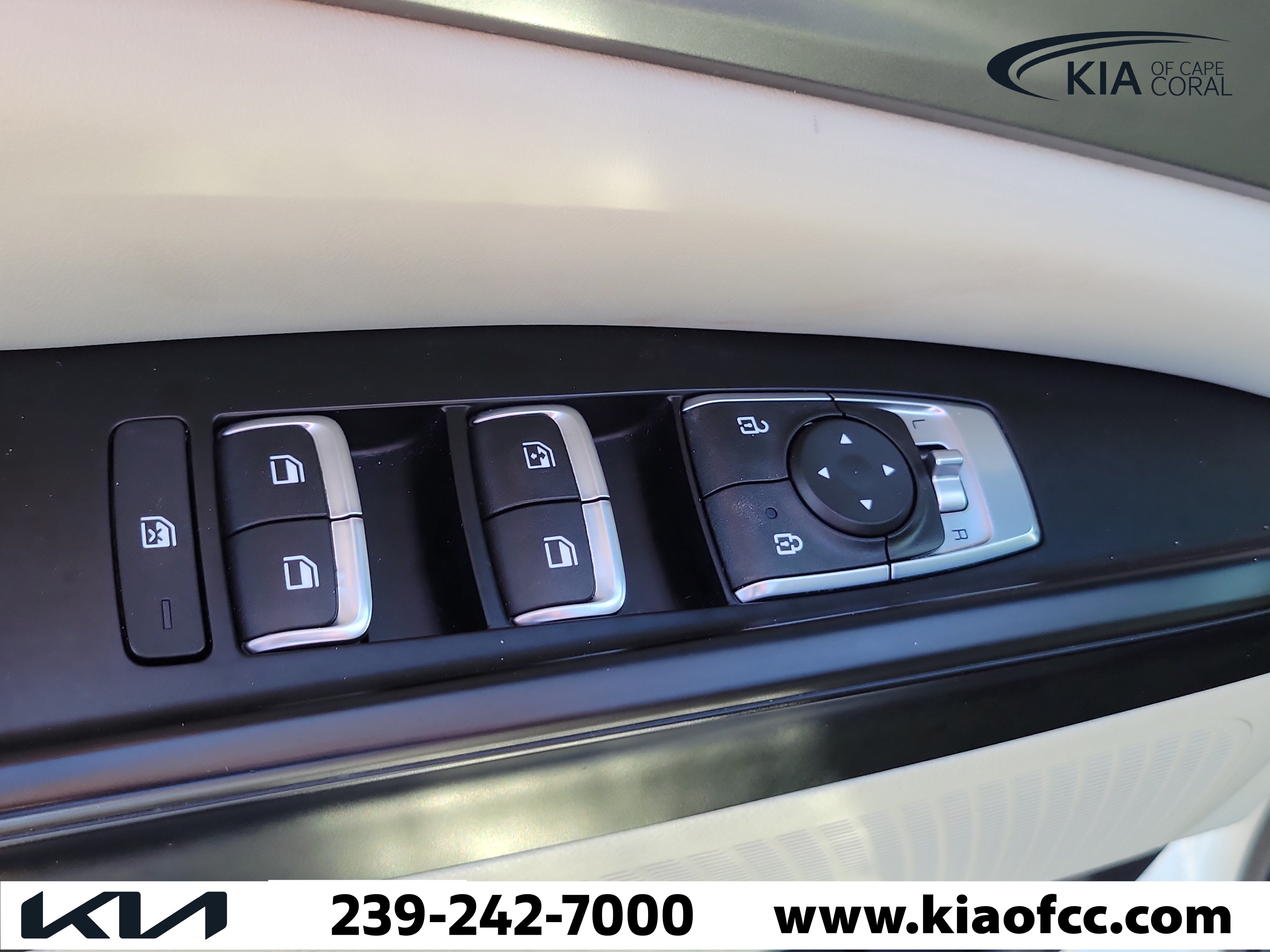 Certified 2024 Kia Carnival LX FWD image 24