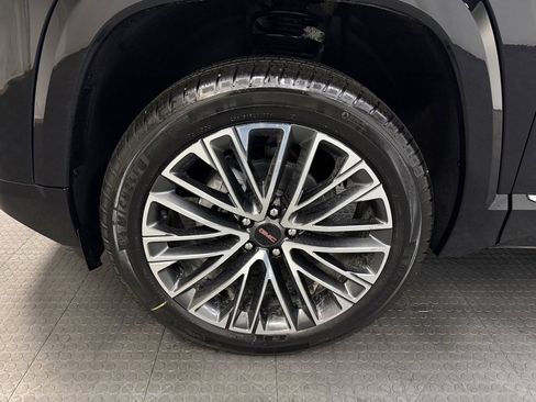 New 2026 GMC Terrain Denali w/ LPO, Black Badging Package image 10