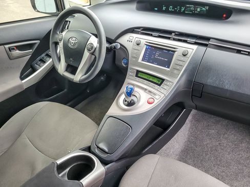 Used 2015 Toyota Prius Four image 14