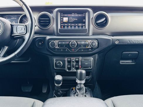 Used 2019 Jeep Wrangler Unlimited Sport S AWD/4WD image 18