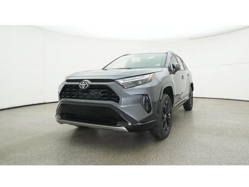 Used 2025 Toyota RAV4 SE w/ Weather Package AWD/4WD image 38