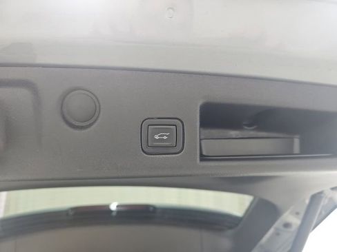 Used 2024 Chevrolet Equinox LT w/ LPO, Floor Liner Package FWD image 5
