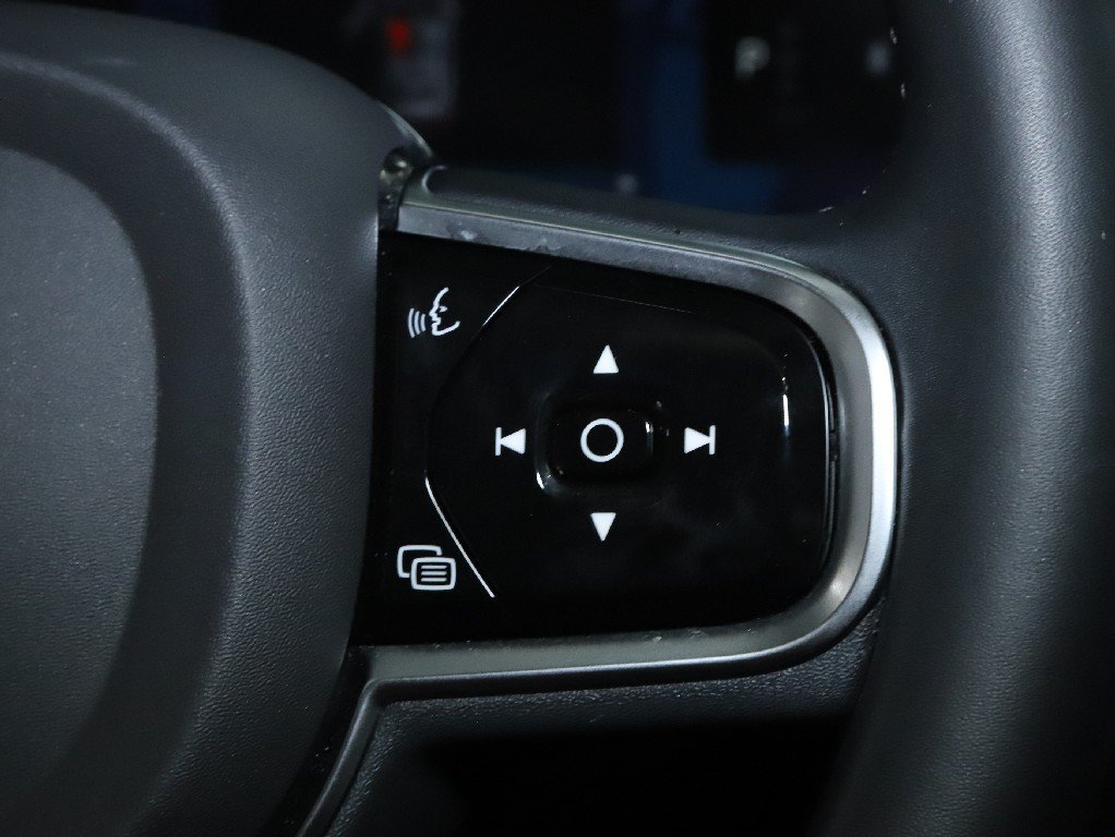 Used 2023 Volvo XC60 B5 Ultimate w/ Climate Package AWD/4WD image 25