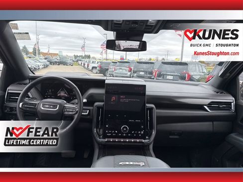 Used 2025 GMC Yukon XL AT4 image 37