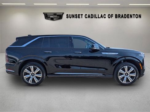 New 2025 Cadillac Escalade IQ Luxury 1 w/ Smart Trailering package image 8