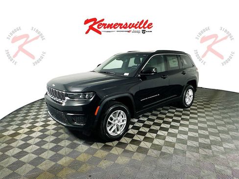 New 2025 Jeep Grand Cherokee Laredo X w/ Luxury Tech Group I image 3