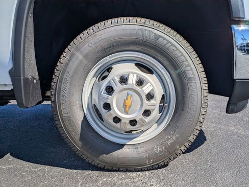 Used 2026 Chevrolet Silverado 3500 W/T image 12