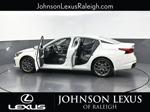 Used 2023 Nissan Altima 2.0 SR FWD image 37