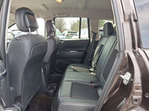 Used 2014 Jeep Compass Latitude w/ Mopar Chrome Accents Group image 10