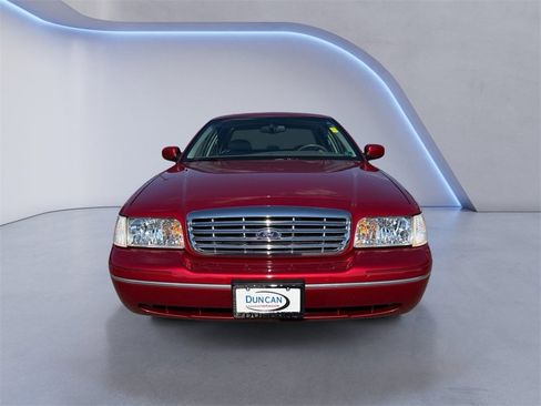 Used 2000 Ford Crown Victoria LX image 8
