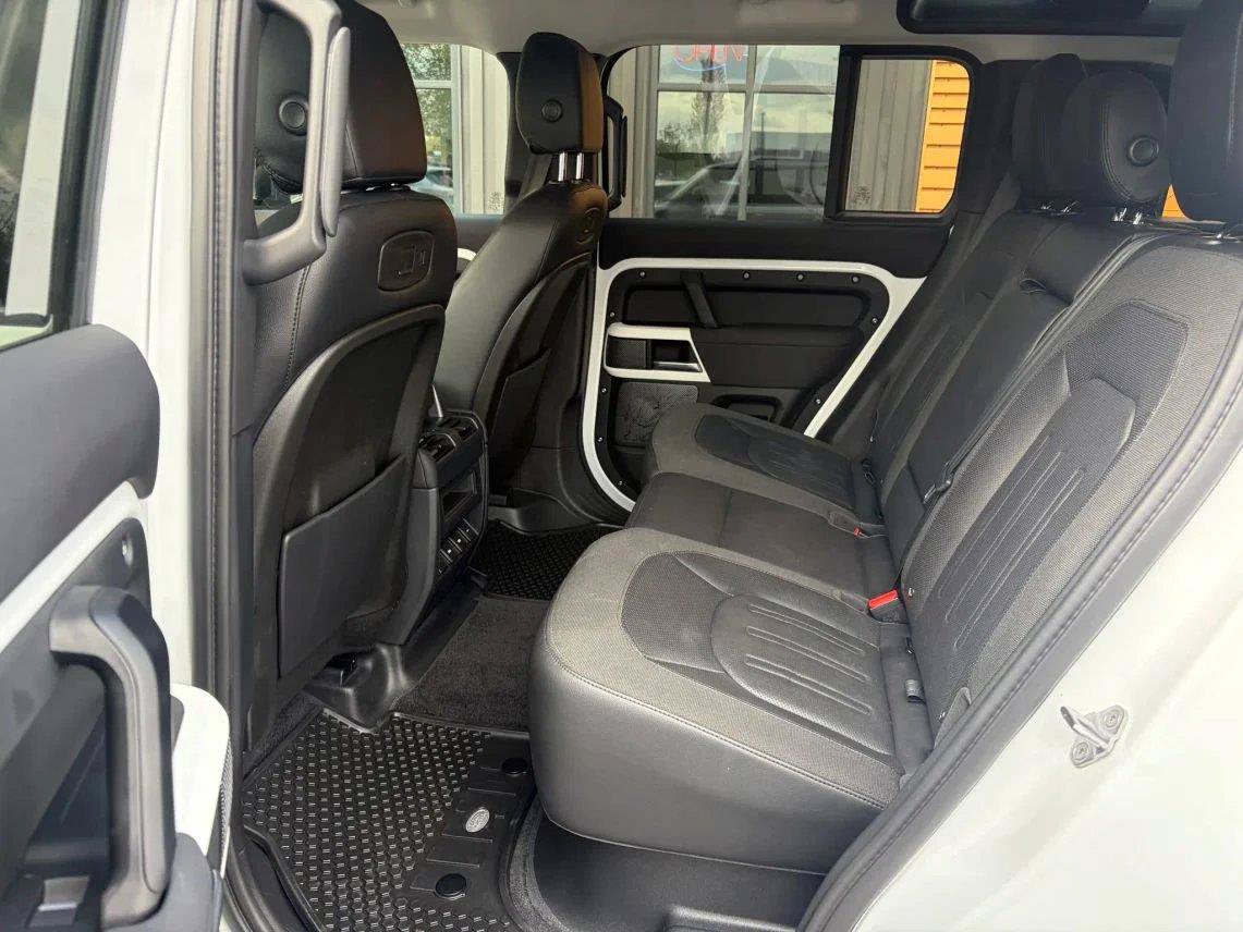 Used 2020 Land Rover Defender 110 SE AWD/4WD image 23