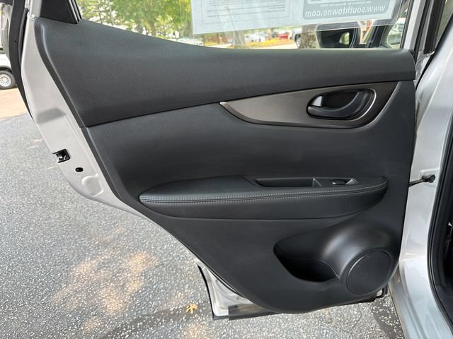 Used 2019 Nissan Rogue Sport S w/ Appearance Package AWD/4WD image 21