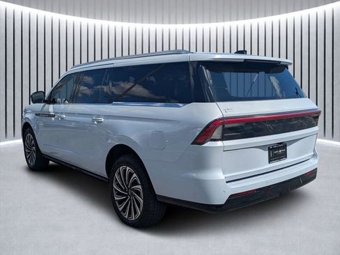 New 2026 Lincoln Navigator L Black Label AWD/4WD image 5