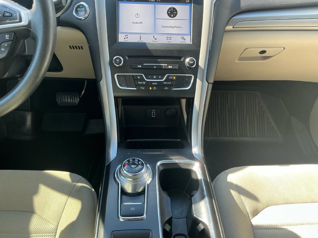 Used 2018 Ford Fusion SE w/ Fusion SE Technology Package FWD image 20