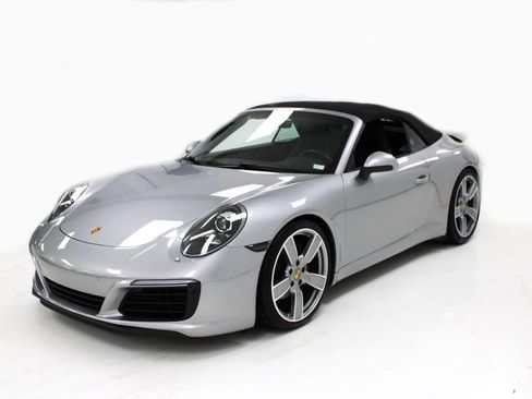 Used 2017 Porsche 911 Carrera image 2