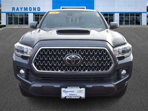 Used 2019 Toyota Tacoma TRD Sport image 8