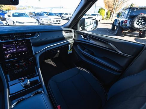 New 2025 Jeep Grand Cherokee Laredo X w/ Trailer Tow Package image 24