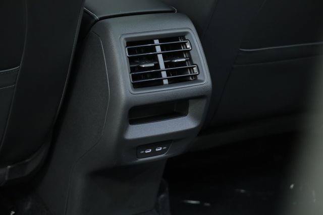 New 2026 Volkswagen Tiguan SE R-Line FWD image 35
