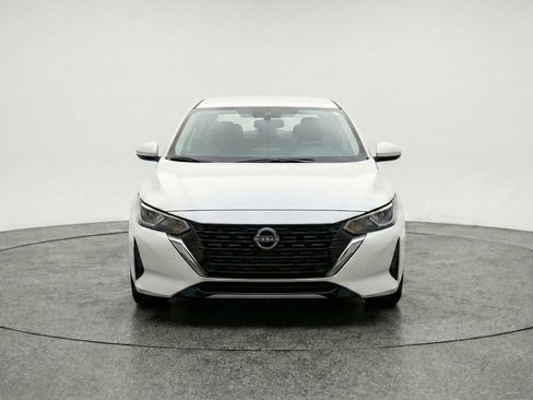 Used 2025 Nissan Sentra SV FWD image 2