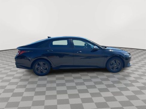 Used 2023 Hyundai Elantra SEL FWD image 4
