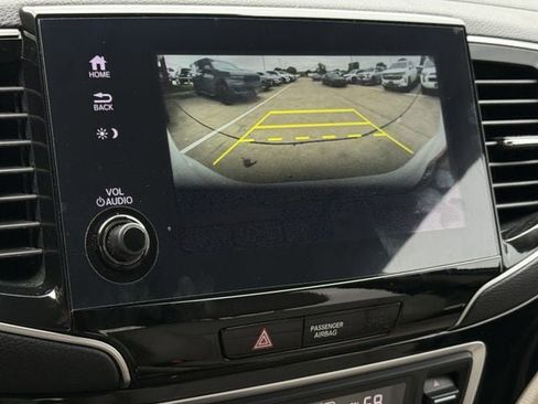 Used 2022 Honda Pilot Touring image 18