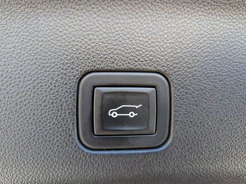 Used 2024 Chevrolet Tahoe Z71 w/ Luxury Package AWD/4WD image 38