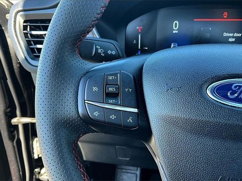 Used 2025 Ford Escape ST-Line image 11