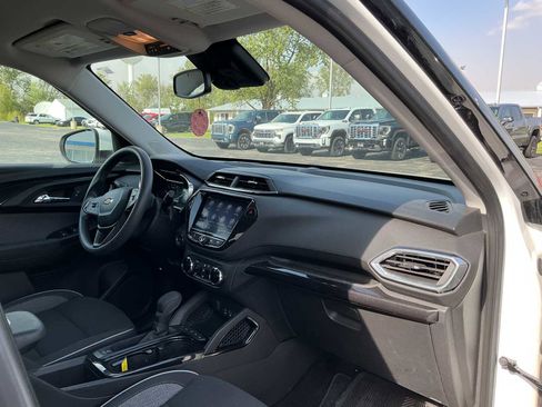 Used 2023 Chevrolet TrailBlazer LT w/ Convenience Package FWD image 25