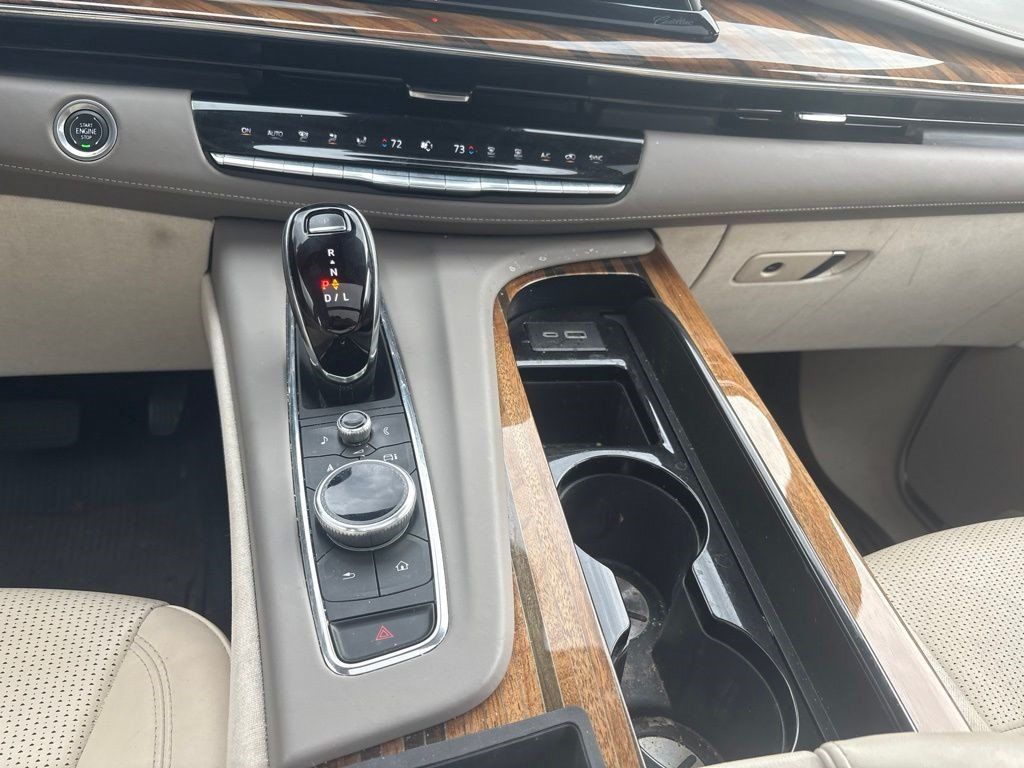 Certified 2024 Cadillac Escalade ESV Sport Platinum w/ LPO, ONYX Package AWD/4WD image 17