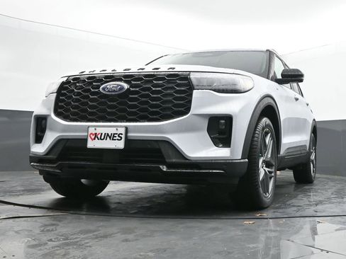 New 2026 Ford Explorer ST-Line w/ ST-Line Street Pack AWD/4WD image 45