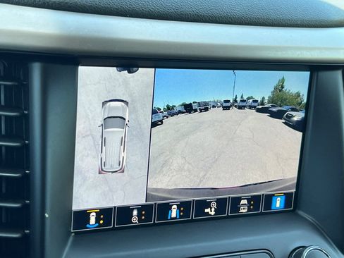 Used 2021 GMC Acadia Denali w/ Denali Ultimate Package AWD/4WD image 23
